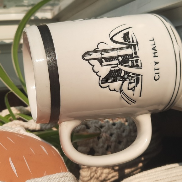 Toronto Crest/City Hall/The Tower Ceramic Coffee Mug - Picture 2 of 6